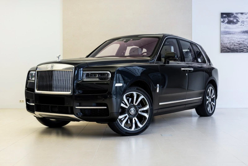 Rolls-Royce Cullinan 6.7 V12/ HEAD UP/ PANO/ TV/, снимка 3 - Автомобили и джипове - 51595198