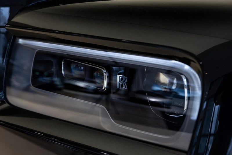 Rolls-Royce Cullinan 6.7 V12/ HEAD UP/ PANO/ TV/, снимка 8 - Автомобили и джипове - 51595198