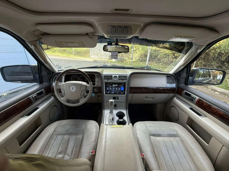 Lincoln Navigator 5.4i / ГАЗ / 6+ 1, снимка 11 - Автомобили и джипове - 52235293