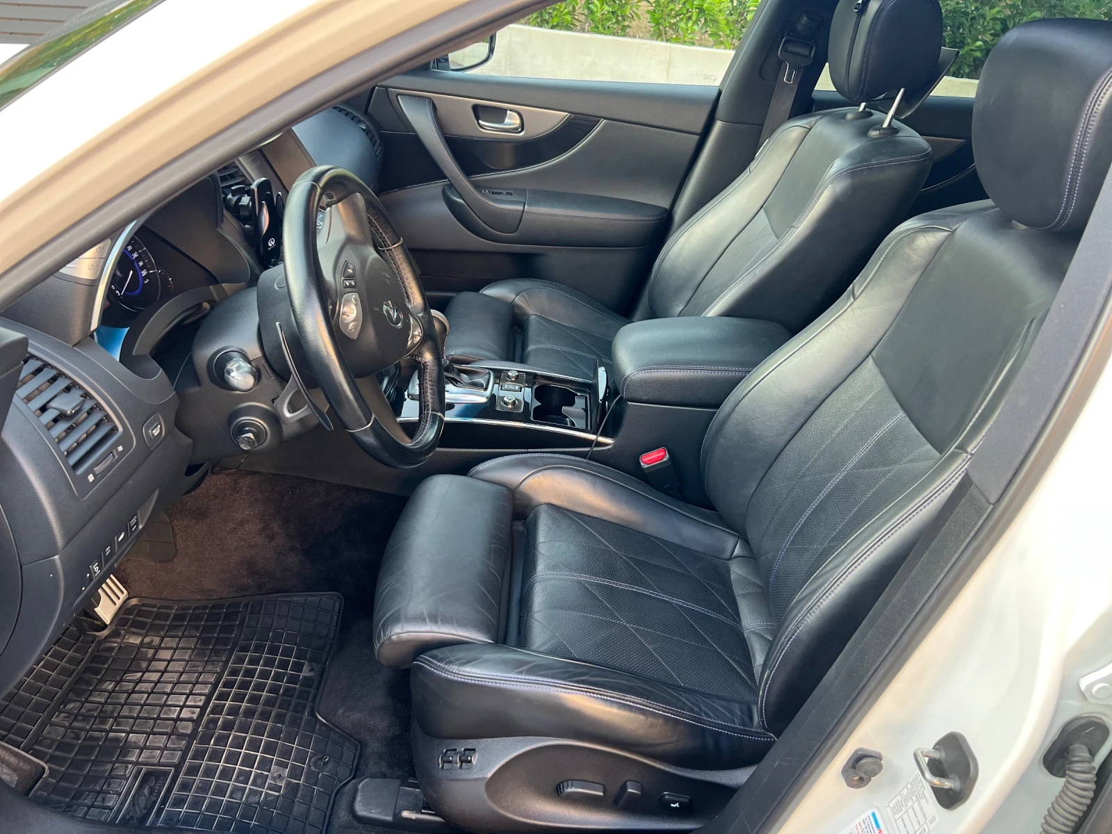 Infiniti QX70 S Black Carbon Limited 027/100 - изображение 8