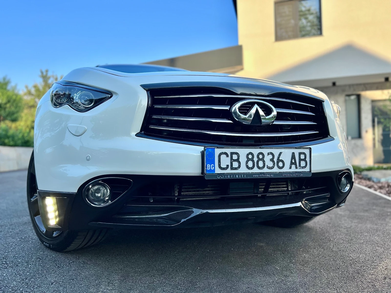 Infiniti QX70 S Black Carbon Limited 027/100 - изображение 2