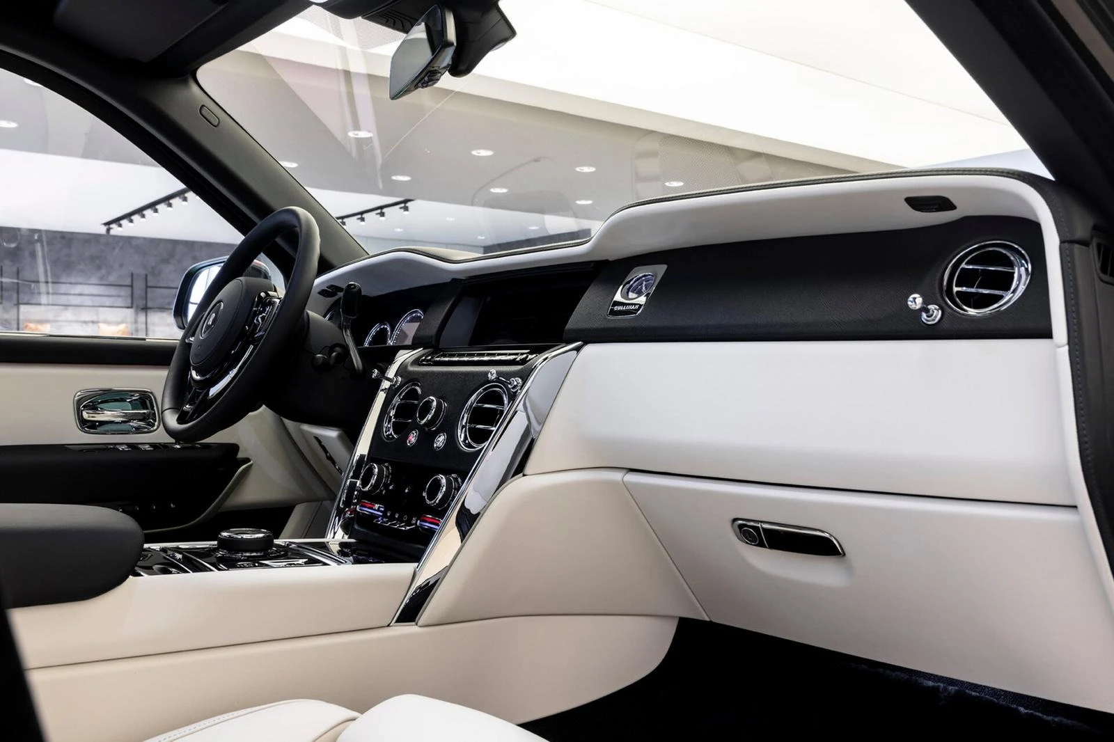 Rolls-Royce Cullinan 6.7 V12/ HEAD UP/ PANO/ TV/ | Mobile.bg   15