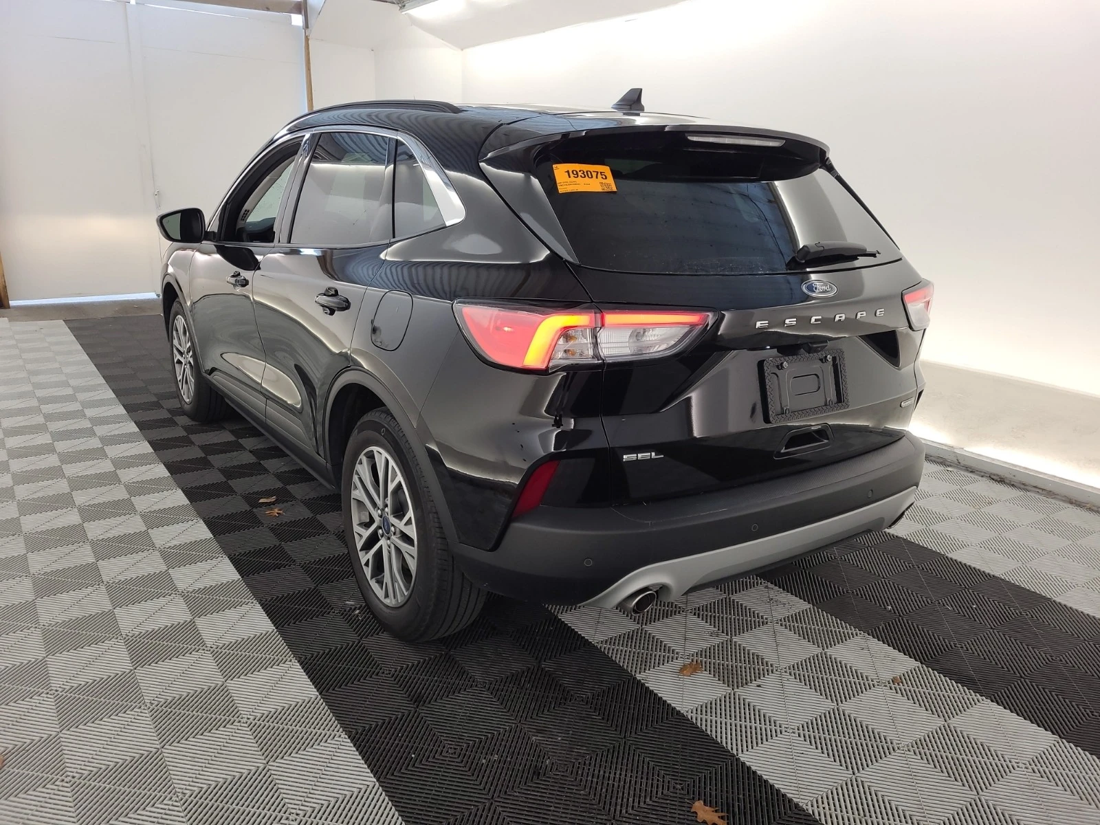 Ford Escape SEL HYBRID * * CARFAX * *   * *  | Mobile.bg   6