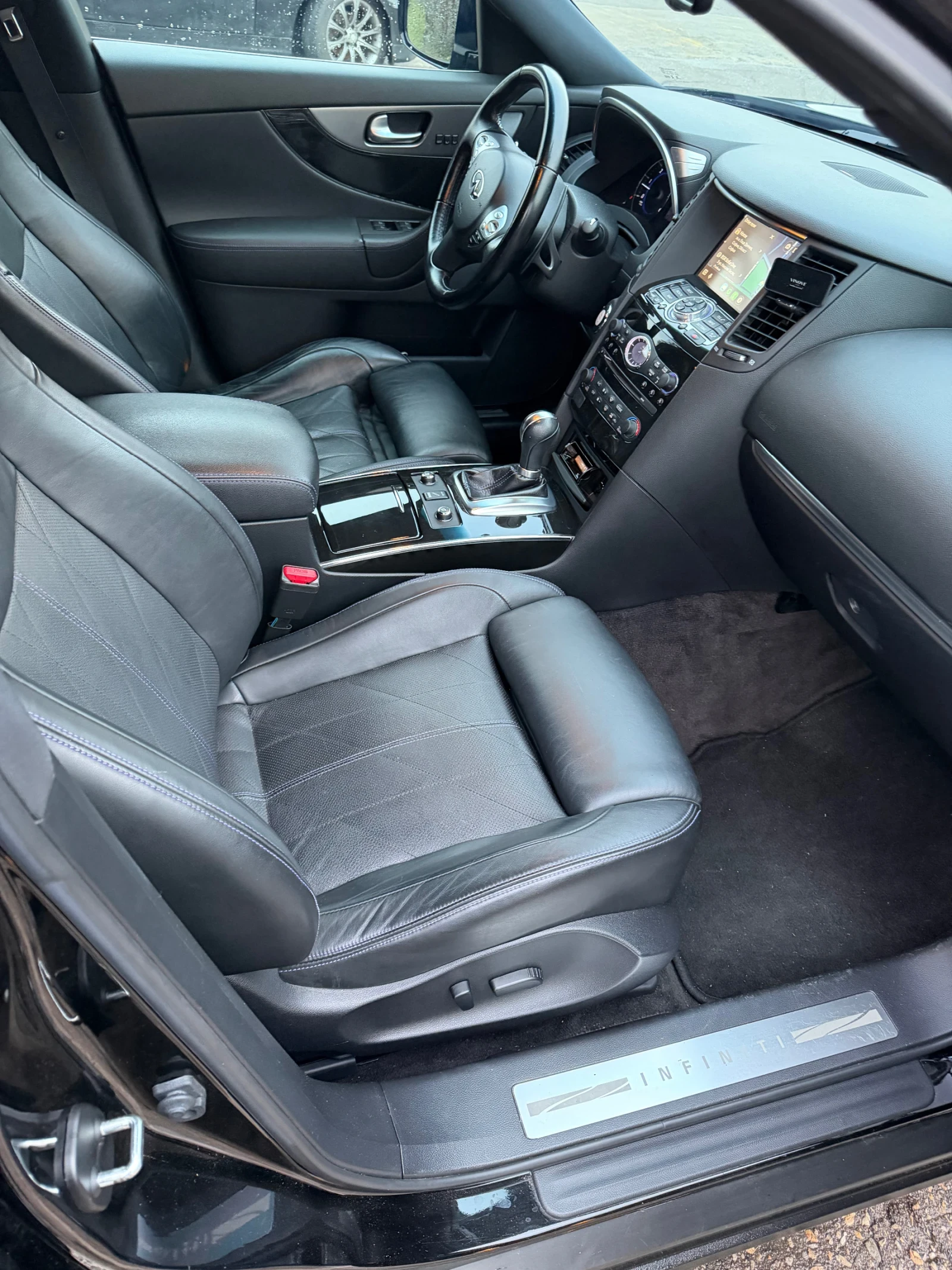 Infiniti QX70 - Carplay/Android - 2ри собственик / 8 бр. джанти - изображение 10