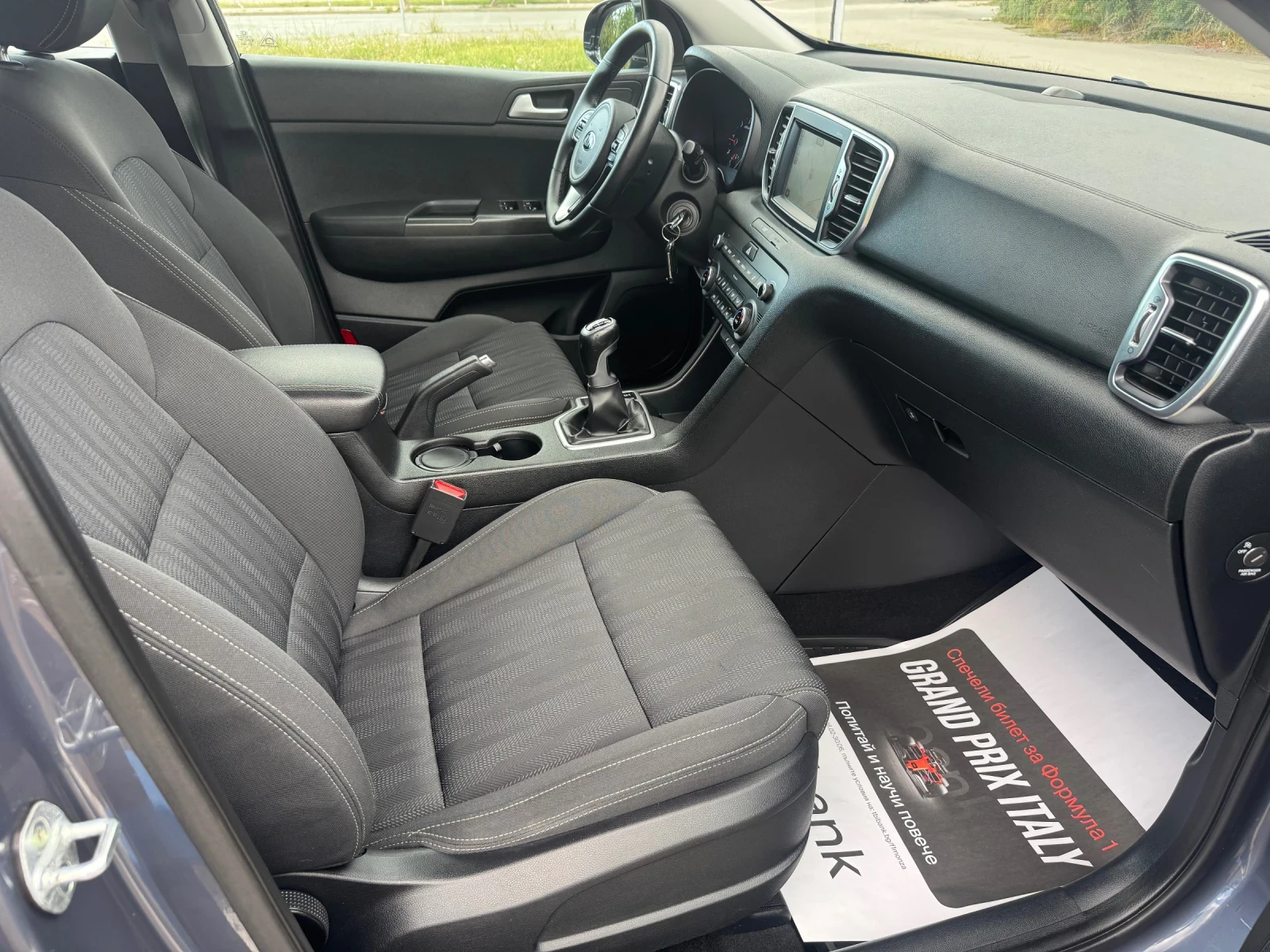 Kia Sportage 2.0CRDi 4x4, снимка 10 - Автомобили и джипове - 55452401