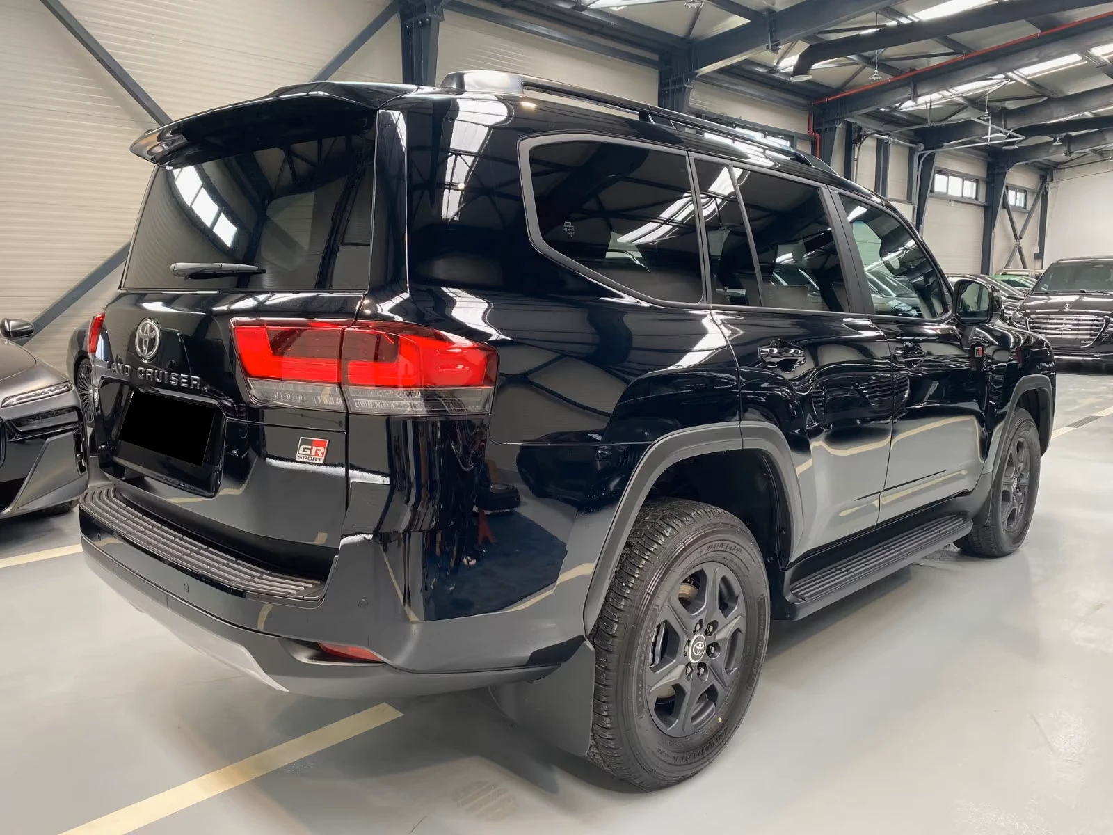 Toyota Land cruiser LC300* GR-SPORT* DISTR* MEMORY* 360CAM* JBL* , снимка 3 - Автомобили и джипове - 55699006