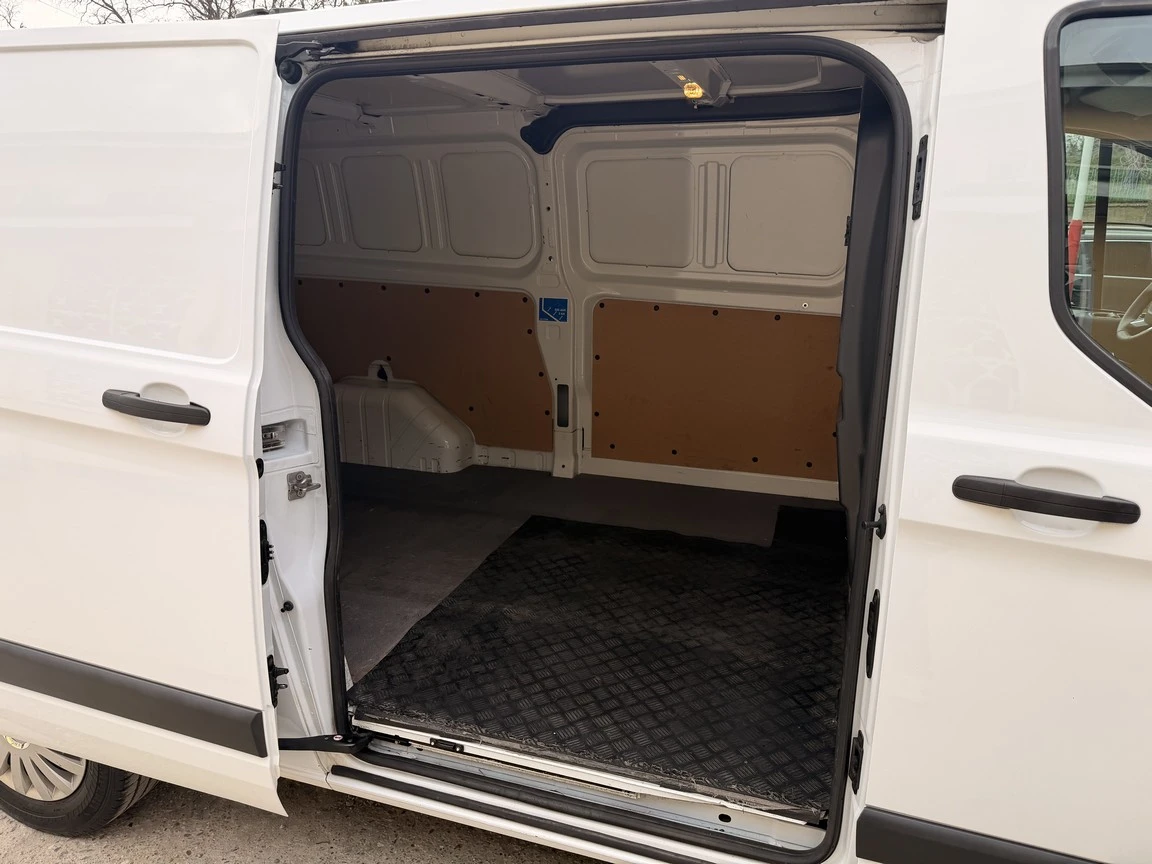 Ford Transit Custom L2H1 2.2tdci 155ks TREND, снимка 11 - Бусове и автобуси - 53889794