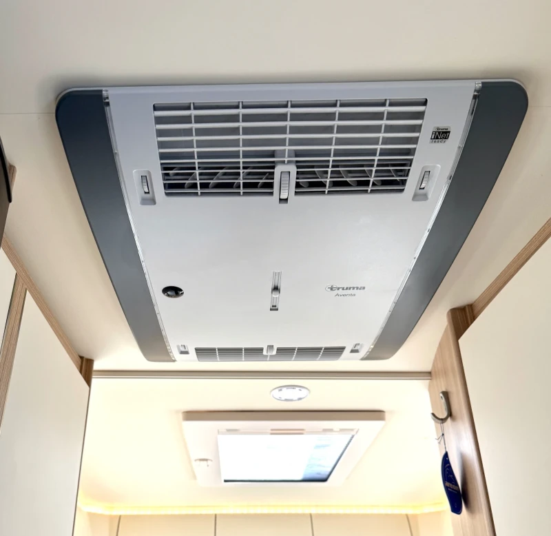 Каравана Fendt 515 Bianco Swiss Edition Климатик, Мувър, Тента, снимка 9 - Каравани и кемпери - 51042855