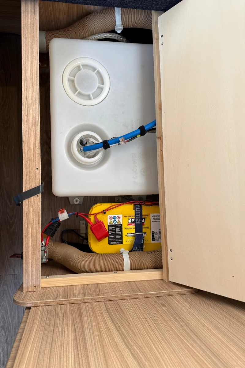 Каравана Fendt 515 Bianco Swiss Edition Климатик, Мувър, Тента, снимка 13 - Каравани и кемпери - 51042855