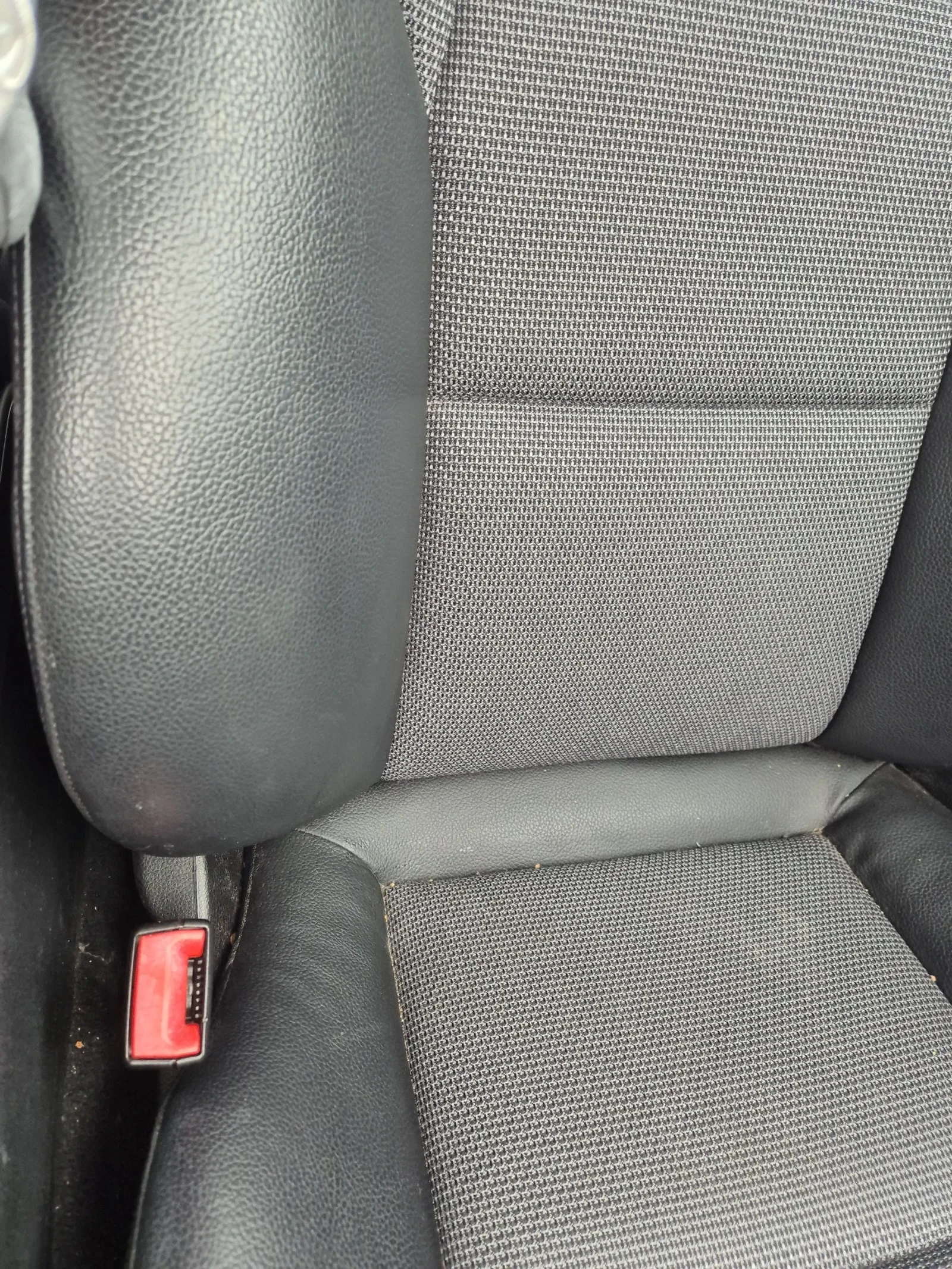 Лява седалка за Мерцедес Ц класа W204 AMG, снимка 3 - Части - 54031626