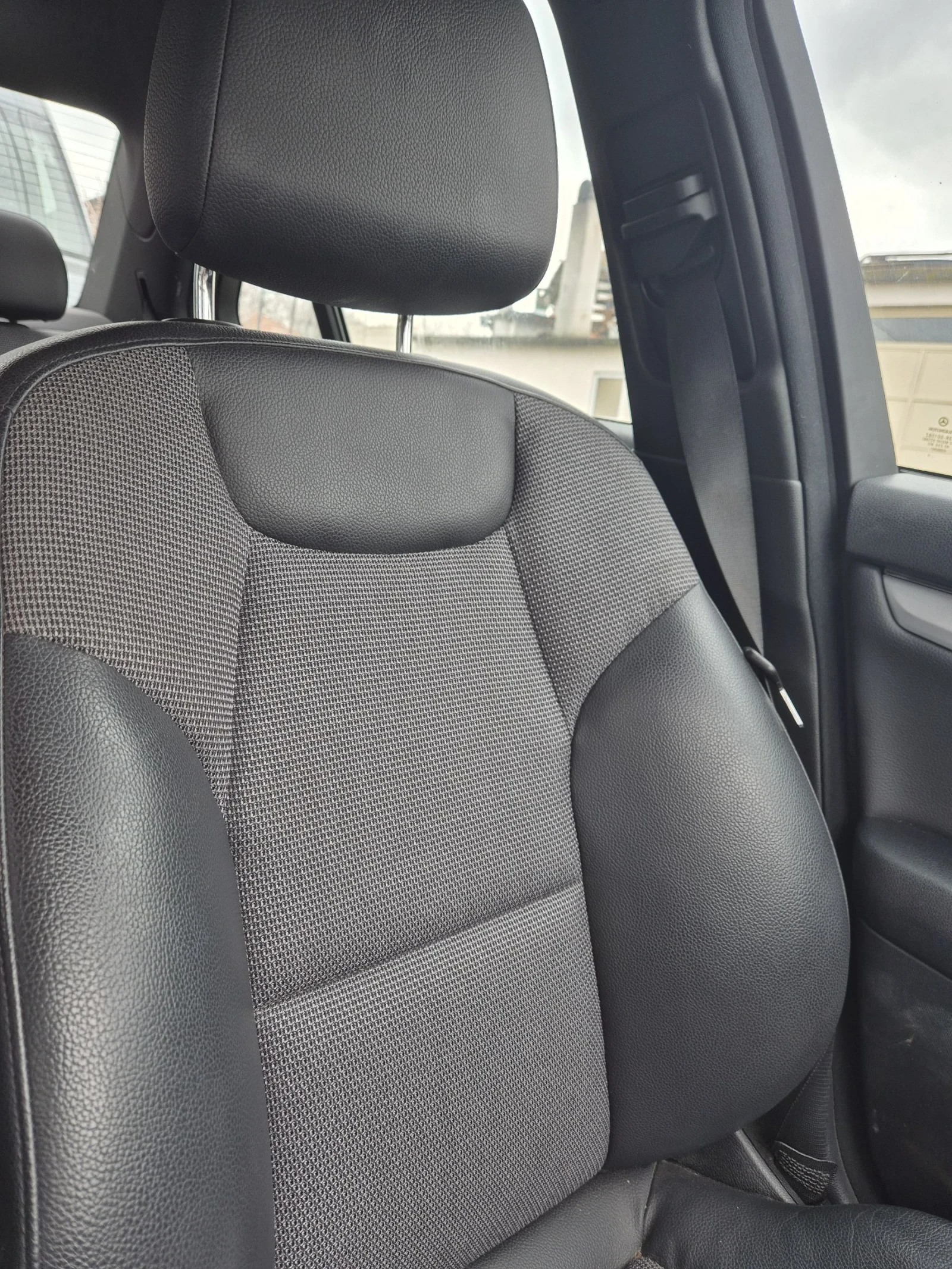 Лява седалка за Мерцедес Ц класа W204 AMG, снимка 5 - Части - 54031626