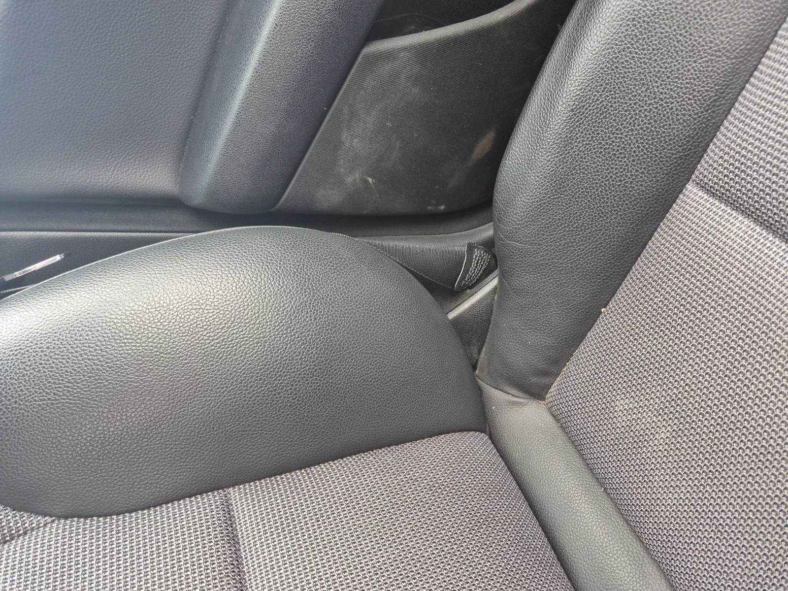 Лява седалка за Мерцедес Ц класа W204 AMG, снимка 2 - Части - 54031626