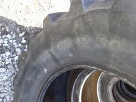 Гуми, снимка 8