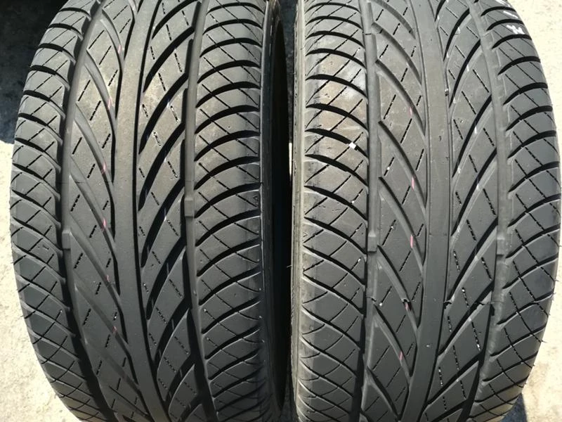 Гуми Летни 215/40R17, снимка 1 - Гуми и джанти - 28471290