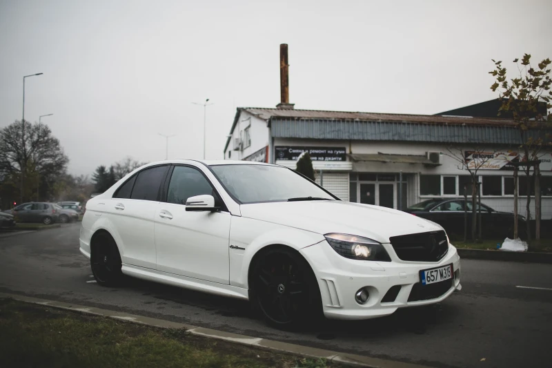 Mercedes-Benz C 63 AMG, снимка 6 - Автомобили и джипове - 48718076