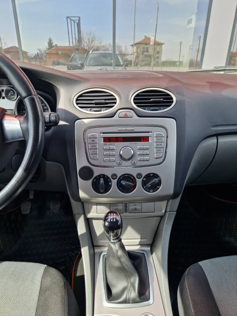 Ford Focus 1.8 / 125 к.с., снимка 11 - Автомобили и джипове - 49449014