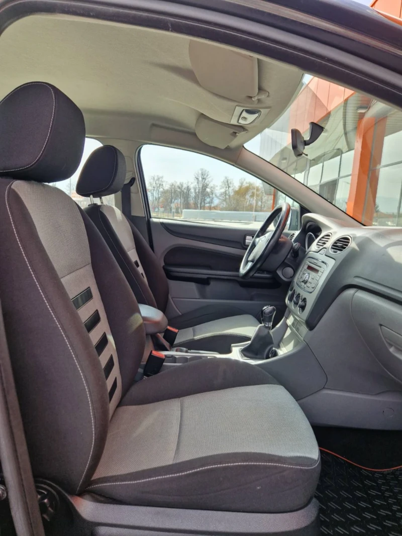 Ford Focus 1.8 / 125 к.с., снимка 7 - Автомобили и джипове - 49449014