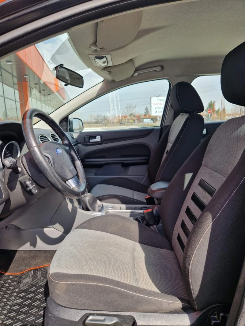 Ford Focus 1.8 / 125 к.с., снимка 8 - Автомобили и джипове - 49449014