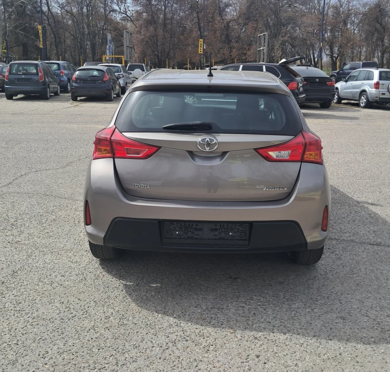 Toyota Auris, снимка 5 - Автомобили и джипове - 49538234