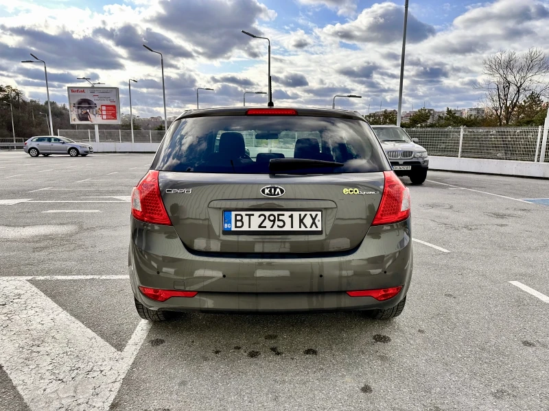 Kia Ceed 1.6 crdi, снимка 6 - Автомобили и джипове - 49546480