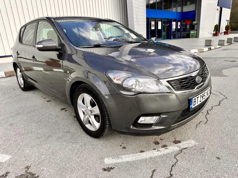 Kia Ceed 1.6 crdi, снимка 3 - Автомобили и джипове - 49546480