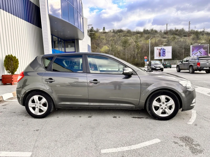 Kia Ceed 1.6 crdi, снимка 5 - Автомобили и джипове - 49546480