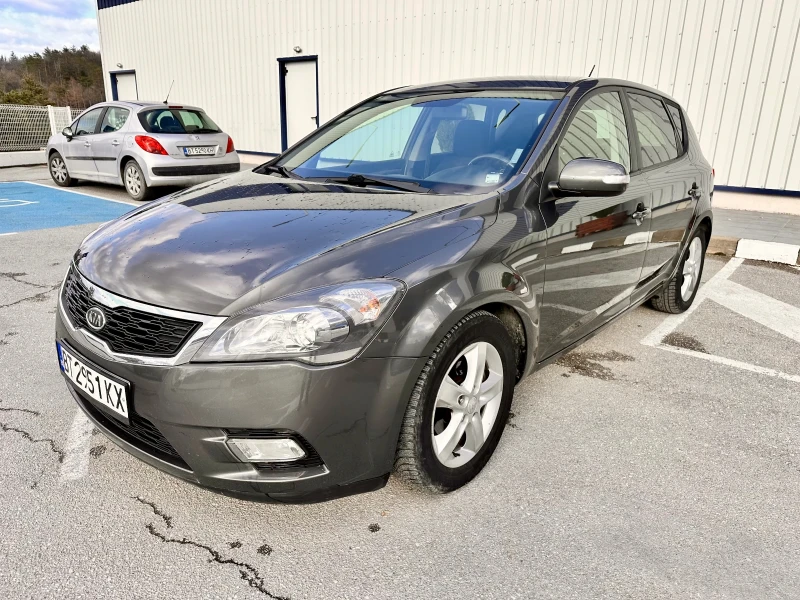 Kia Ceed 1.6 crdi, снимка 2 - Автомобили и джипове - 49546480