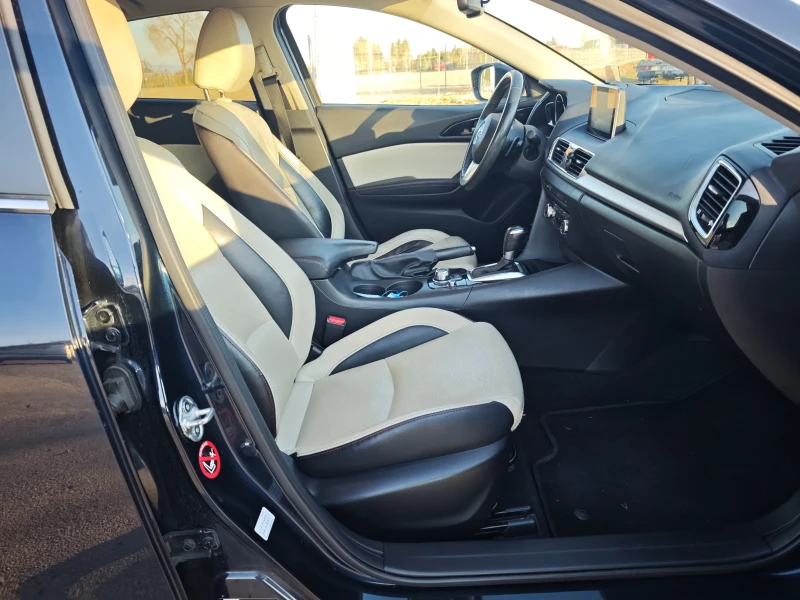 Mazda 3 2.2d-SKYACTIVE, снимка 13 - Автомобили и джипове - 52943303