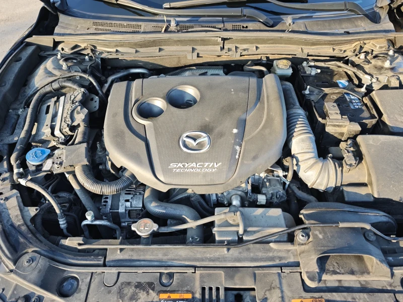 Mazda 3 2.2d-SKYACTIVE, снимка 16 - Автомобили и джипове - 52943303