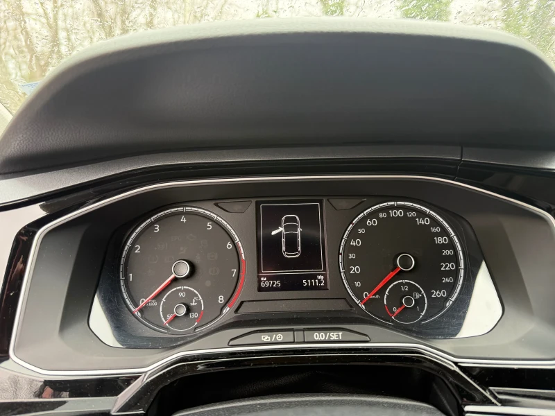 VW Polo 1.0, снимка 7 - Автомобили и джипове - 53564278