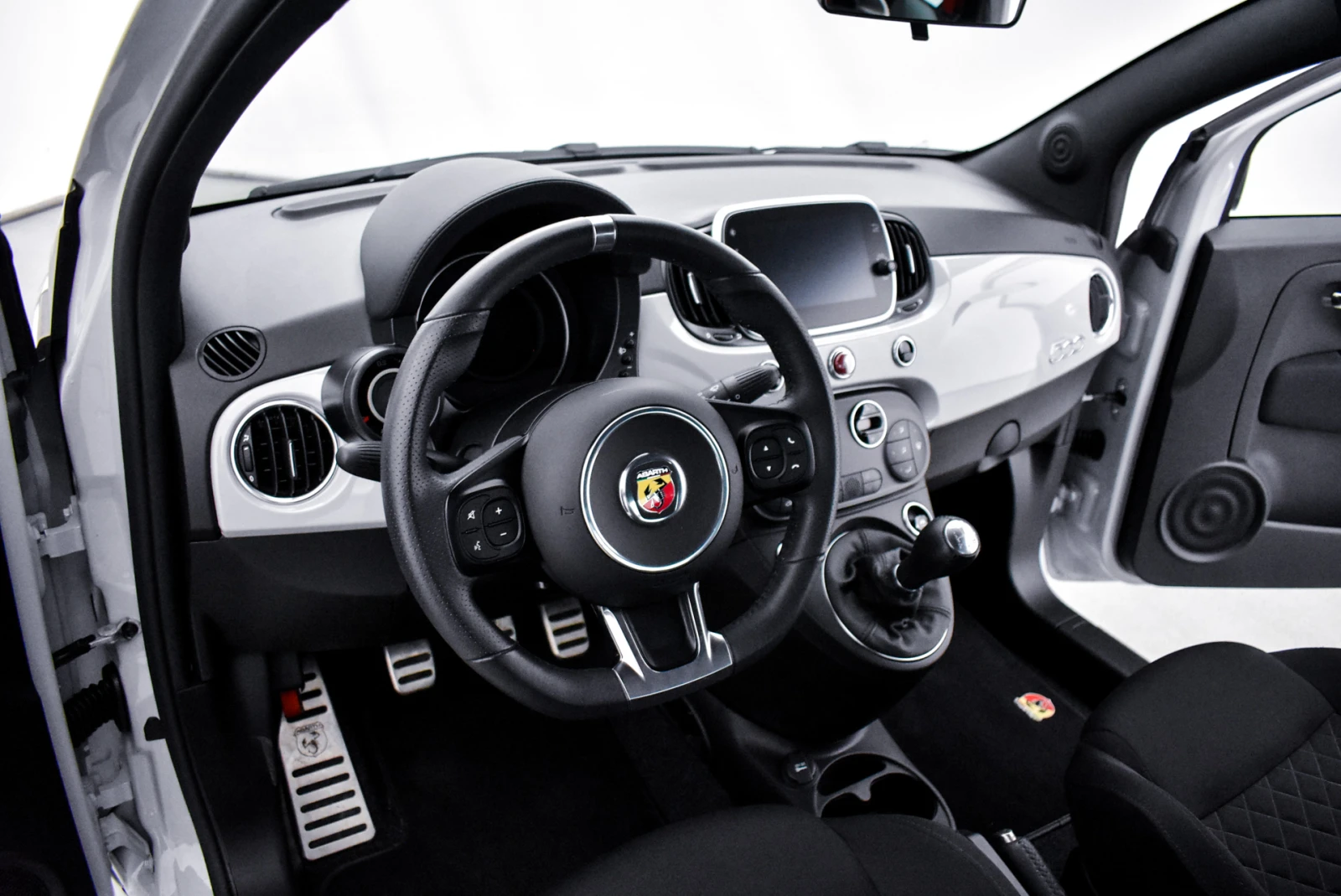 Abarth 595 1.4 T-jet 145 hp - изображение 9