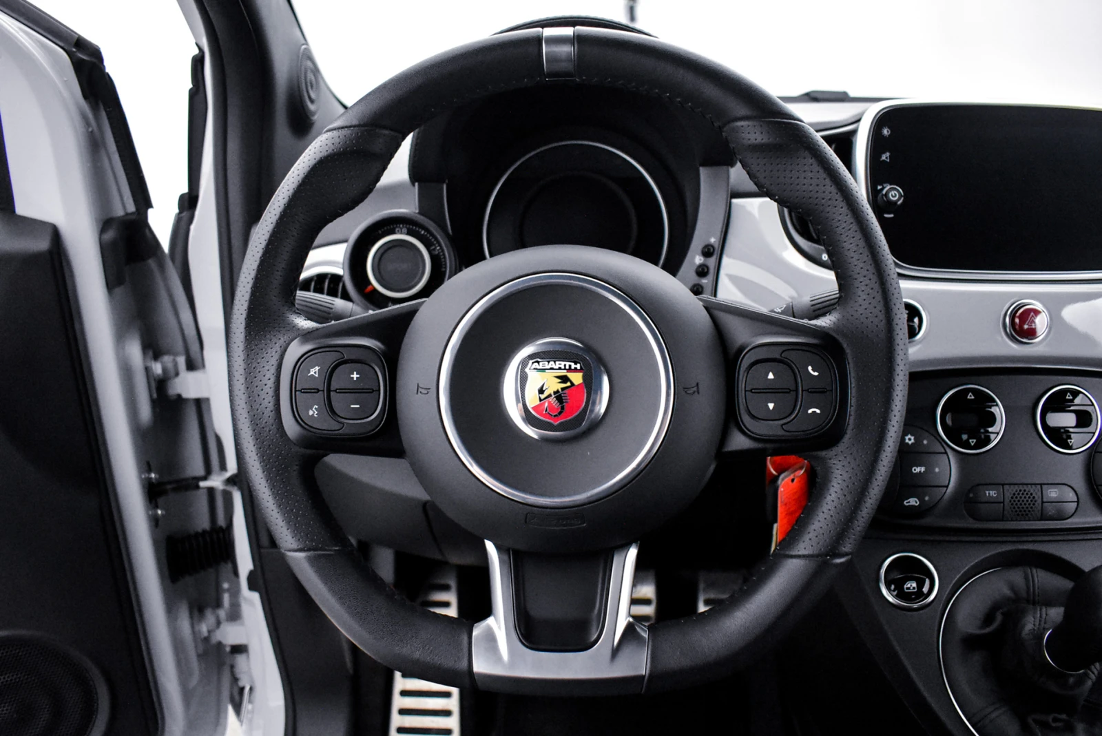 Abarth 595 1.4 T-jet 145 hp | Mobile.bg — изображение 11