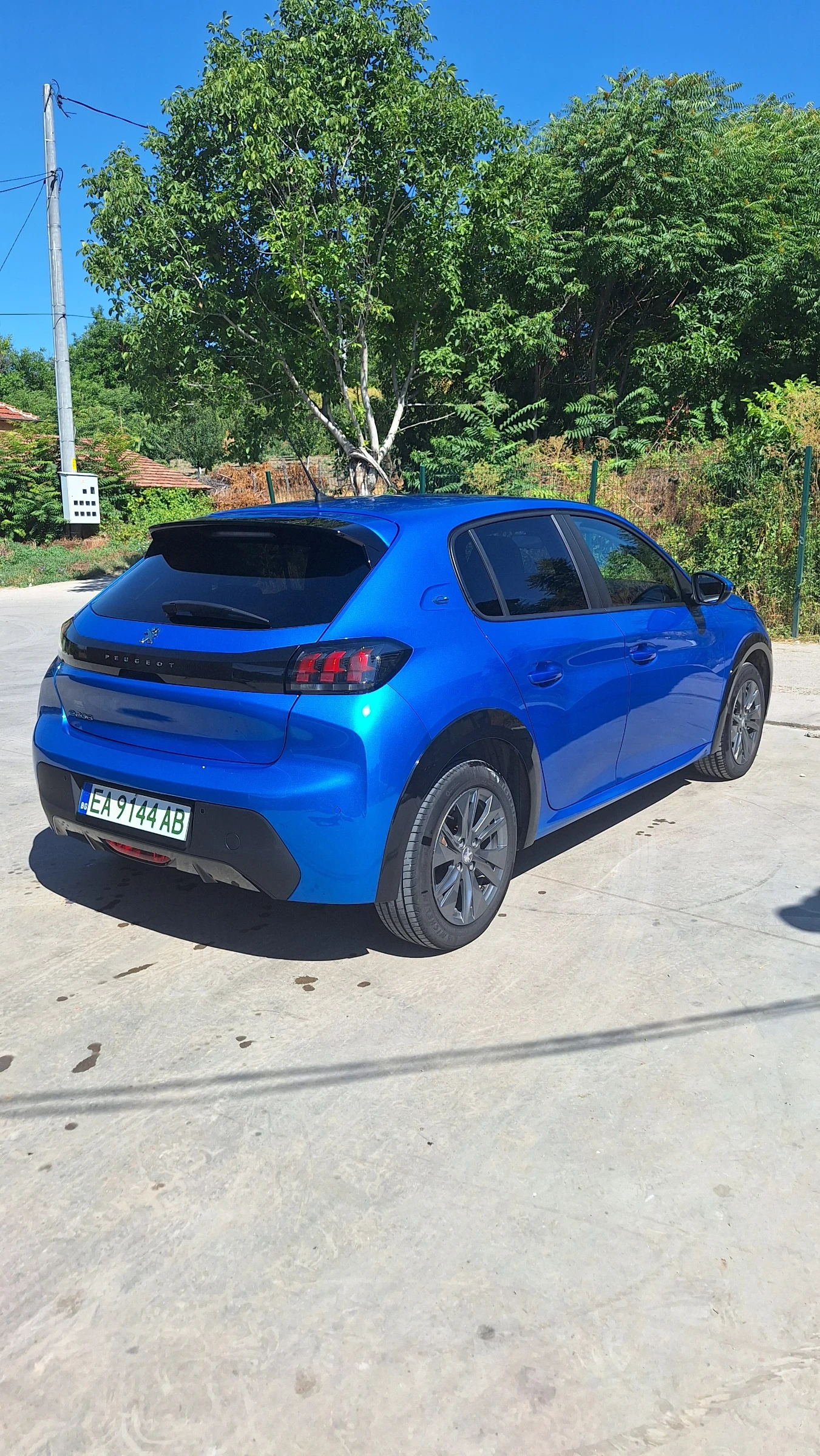 Peugeot 208 E-208 Allure SWISS - изображение 8