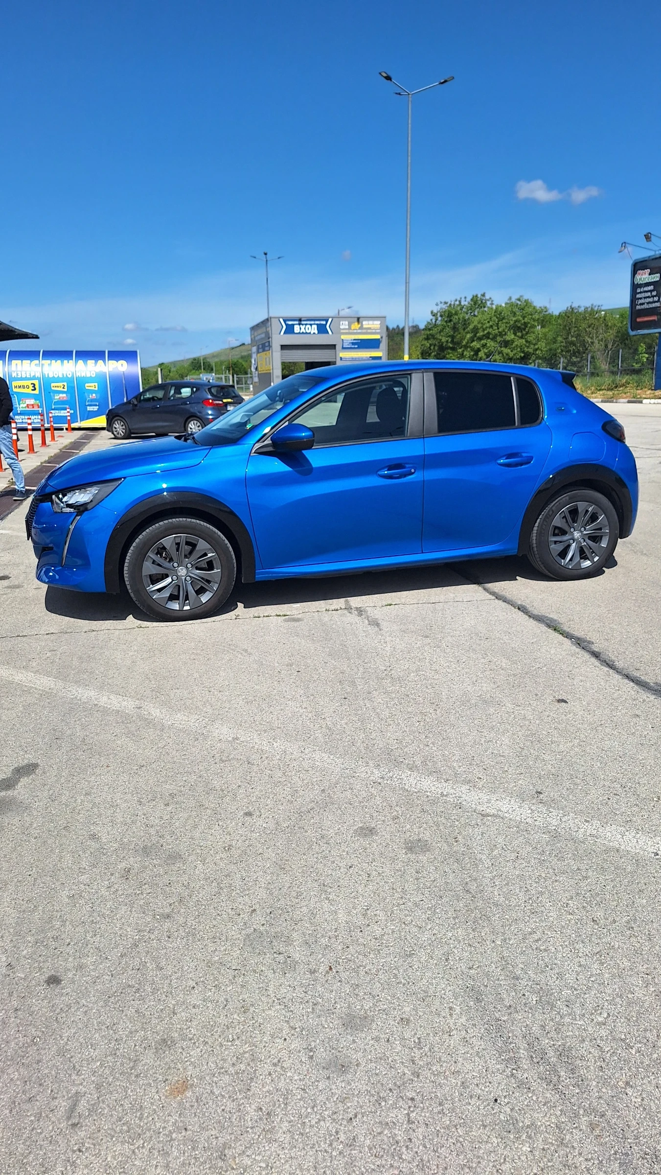 Peugeot 208 E-208 Allure SWISS - изображение 8