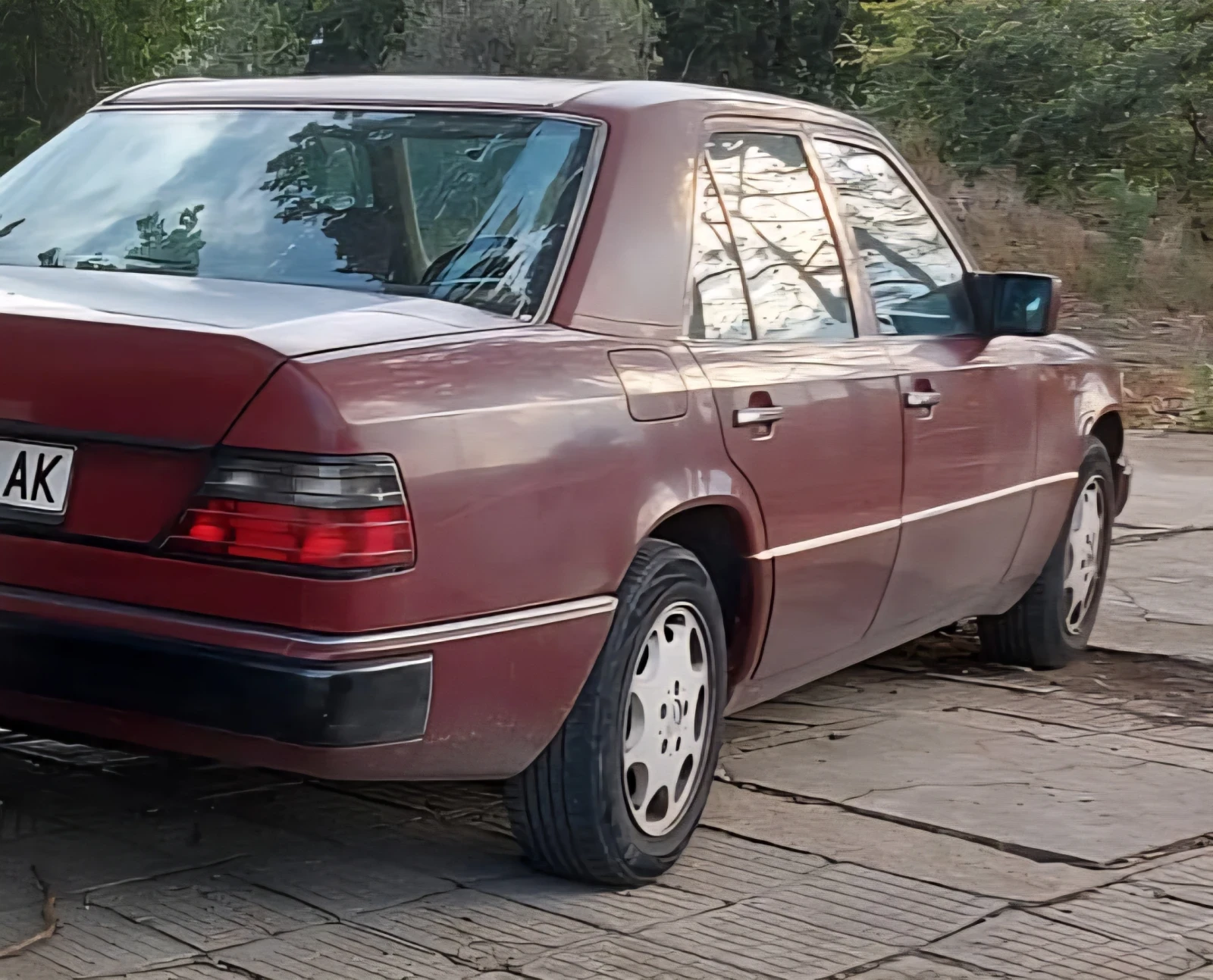Mercedes-Benz 124 200 D - изображение 7