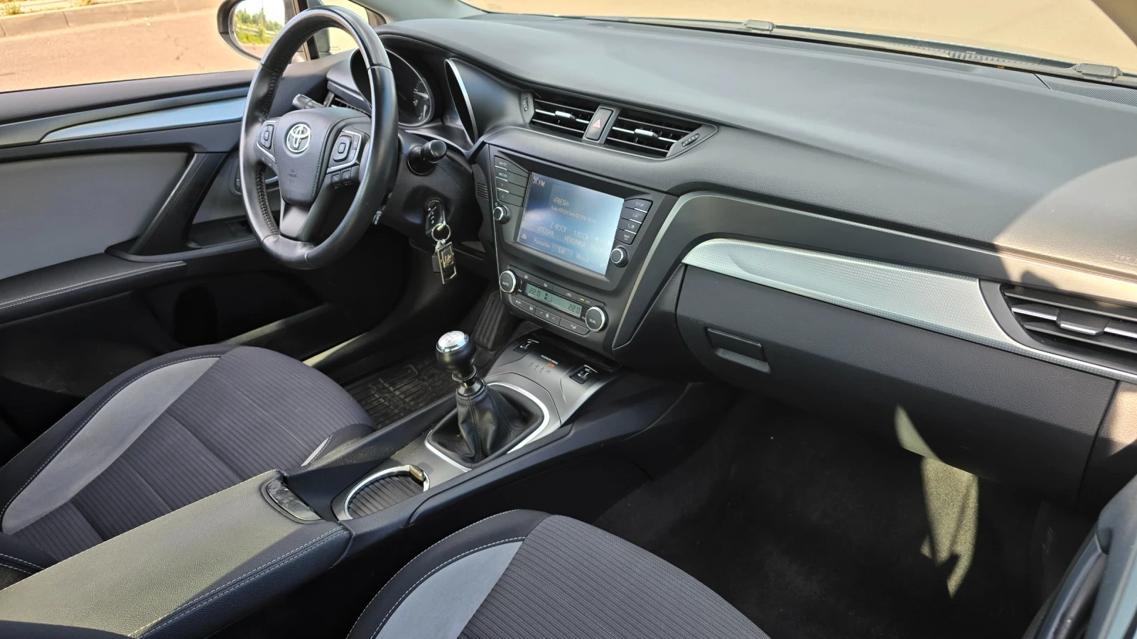 Toyota Avensis 1.8 VVT-I Executive 150 kc. - изображение 4