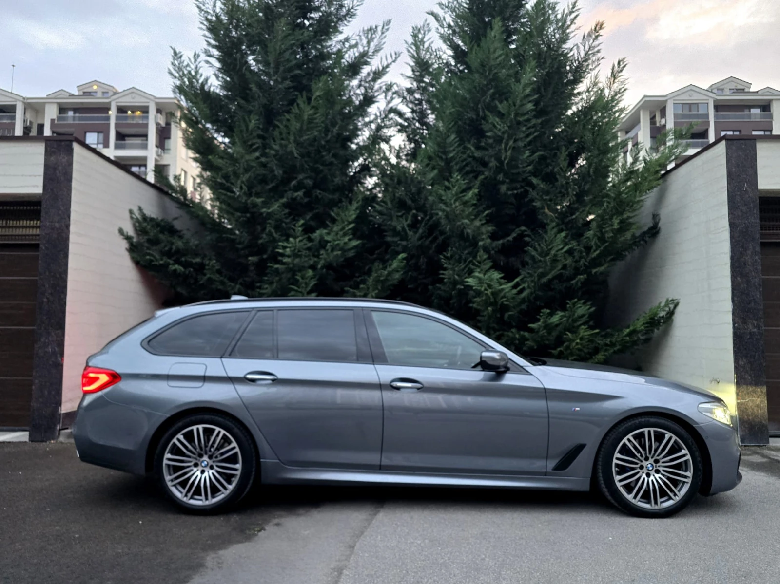 BMW 530 530d/xDrive/M sport/Pano/Camera - изображение 4