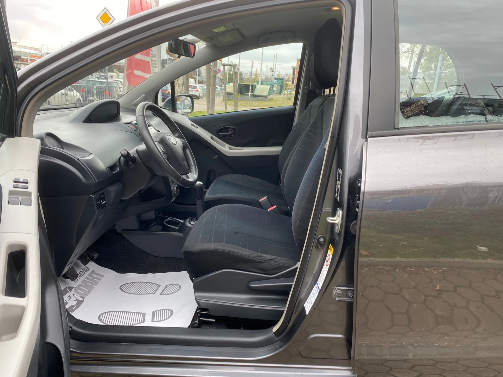 Toyota Yaris 1.0VVT-i/KLIMA | Mobile.bg   8