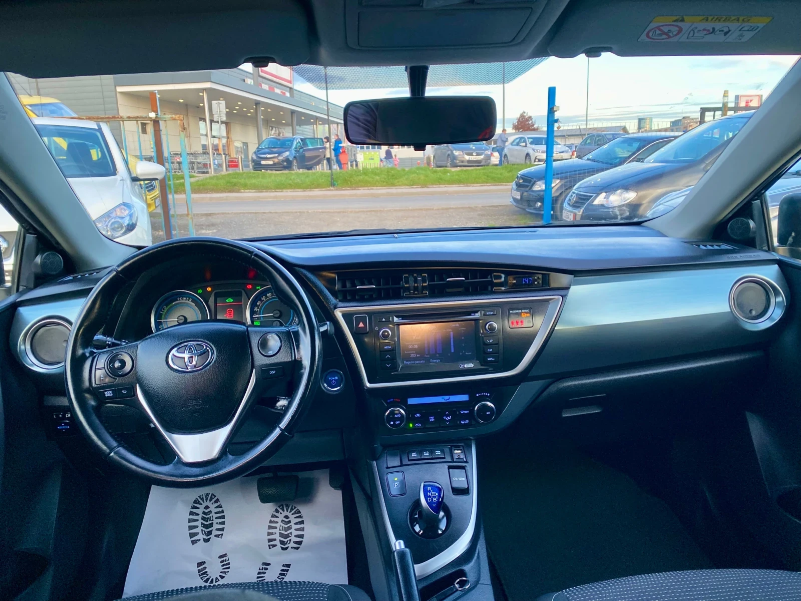 Toyota Auris  - изображение 8