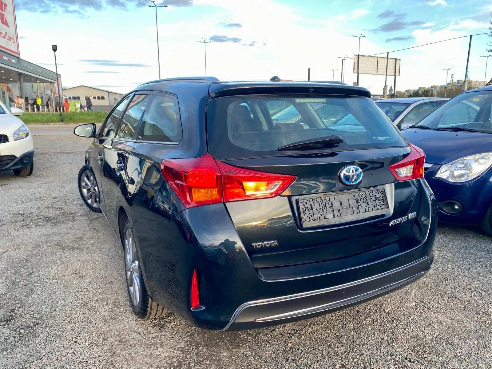 Toyota Auris  - изображение 5