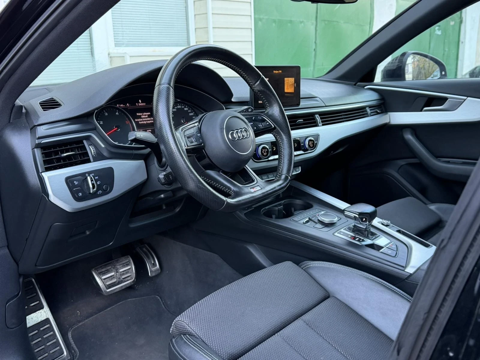 Audi A4 2.0TDI S-line - изображение 5