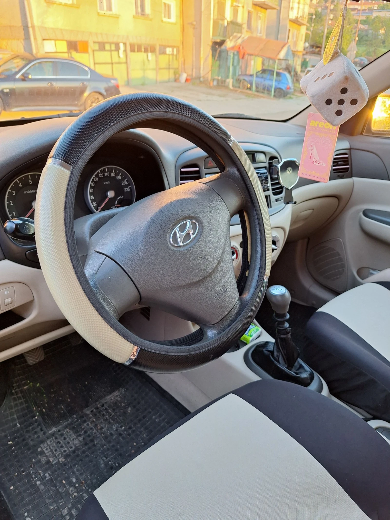 Hyundai Accent, снимка 7 - Автомобили и джипове - 54301010