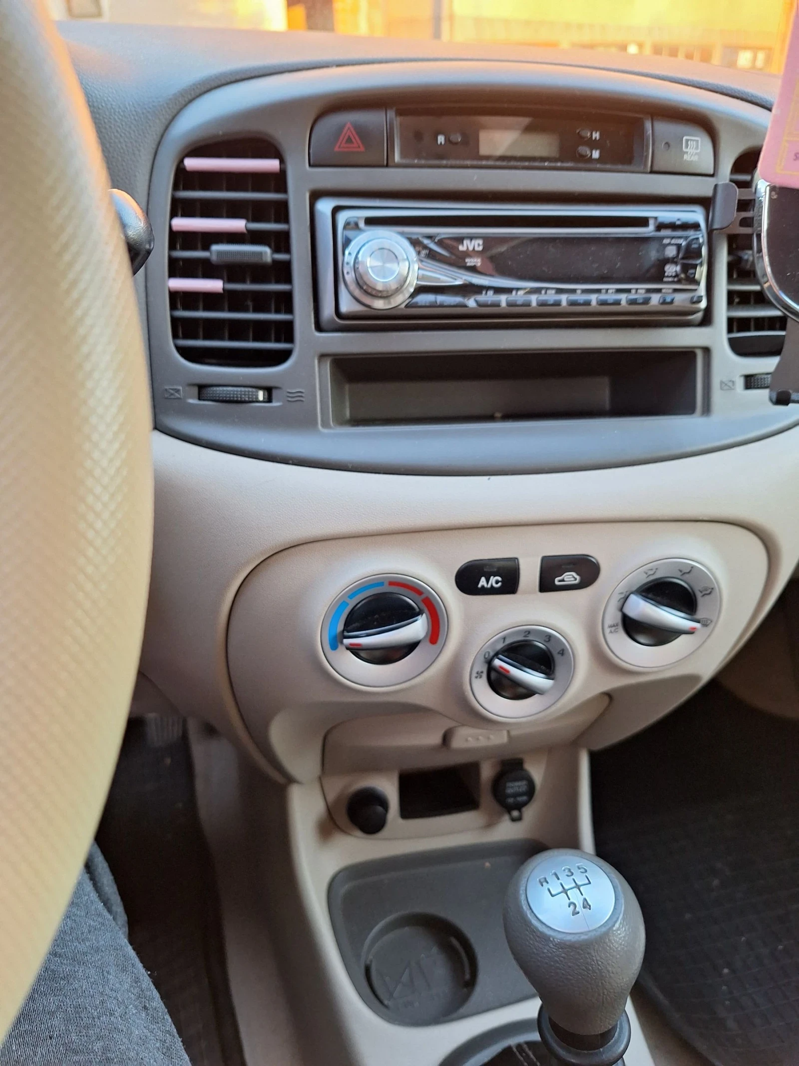 Hyundai Accent, снимка 9 - Автомобили и джипове - 54301010