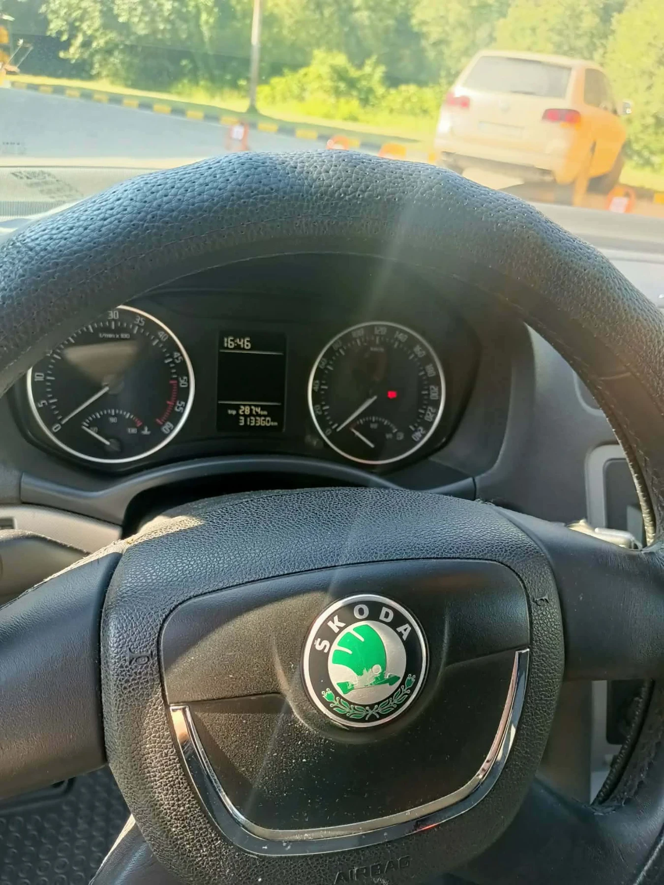 Skoda Octavia 1.6, снимка 16 - Автомобили и джипове - 54360223