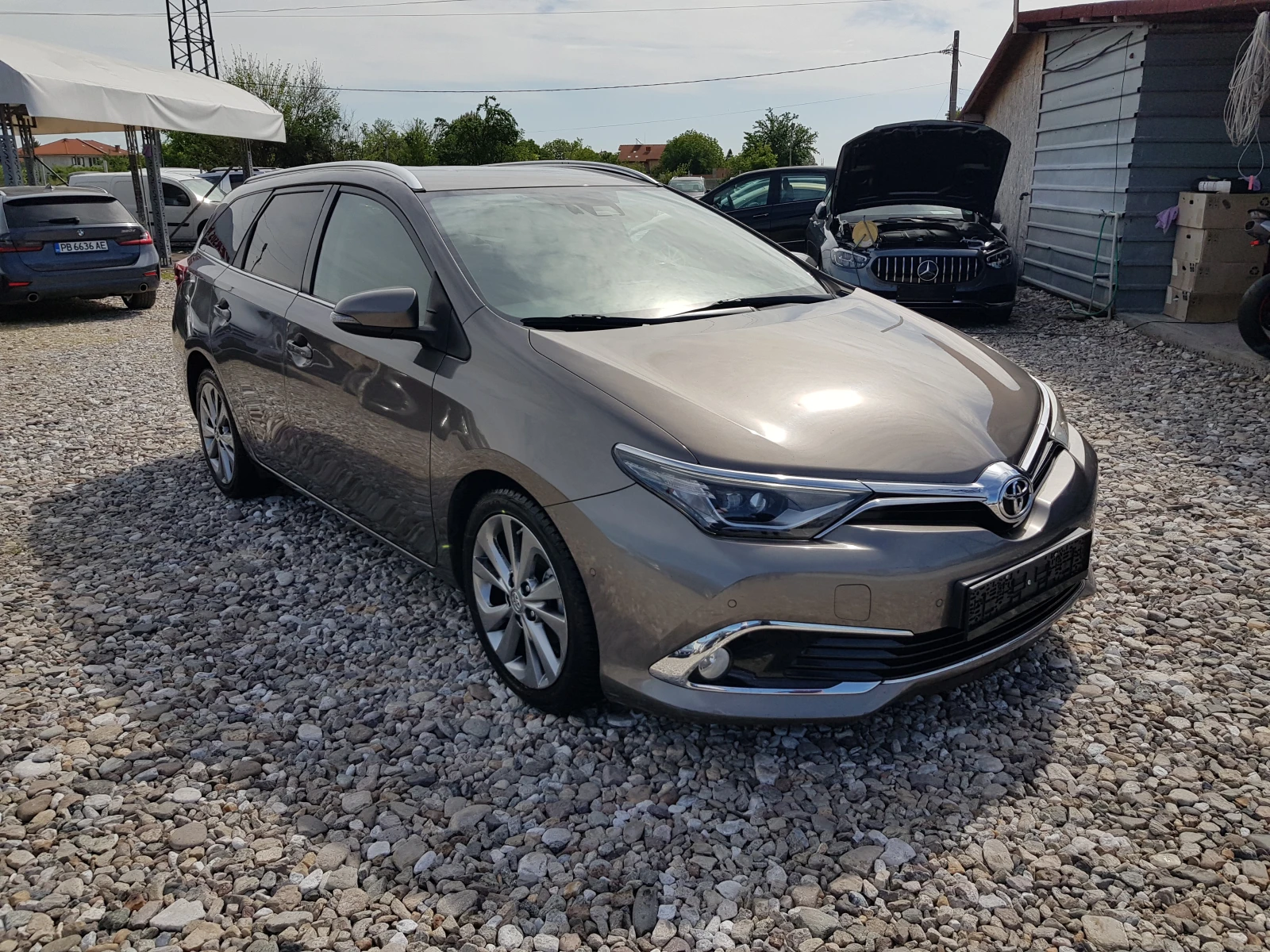 Toyota Auris LOUNGE/PREMIUM Touring Sports 1.6 D-4D FACELIFT, снимка 3 - Автомобили и джипове - 54523731