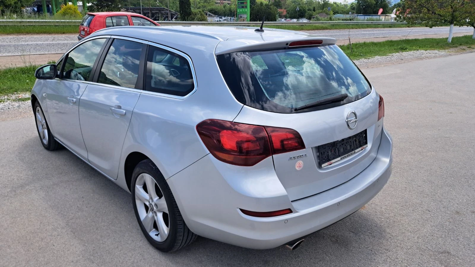 Opel Astra 1.4TURBO 120кс 6 СКОРОСТИ ЕURO 5А КЛИМАТРОНИК, снимка 5 - Автомобили и джипове - 54539634