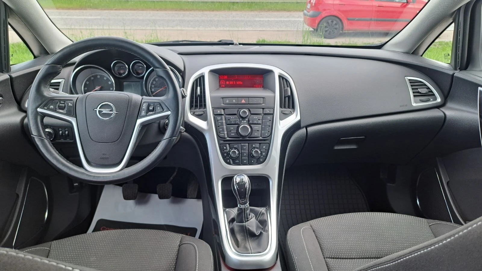 Opel Astra 1.4TURBO 120кс 6 СКОРОСТИ ЕURO 5А КЛИМАТРОНИК, снимка 12 - Автомобили и джипове - 54539634