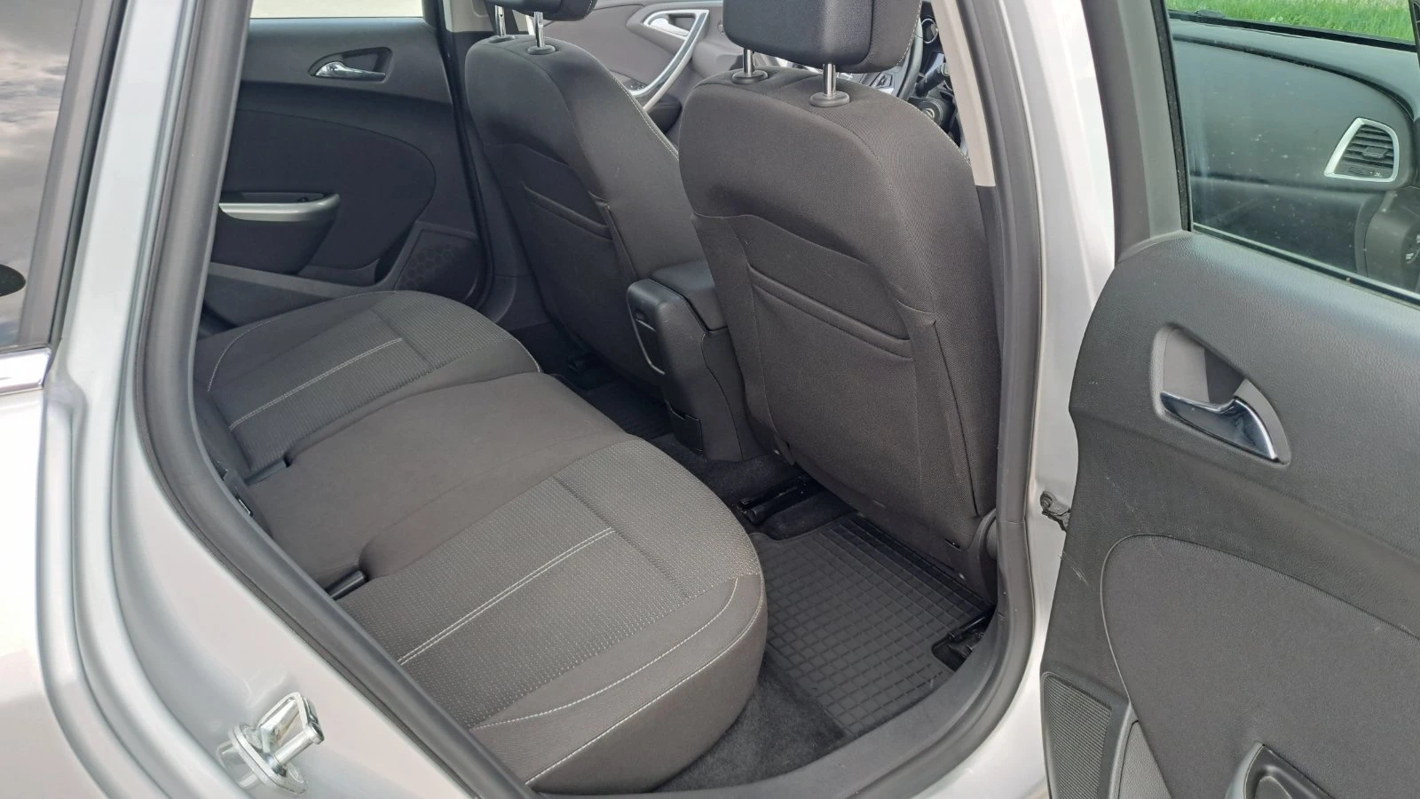 Opel Astra 1.4TURBO 120кс 6 СКОРОСТИ ЕURO 5А КЛИМАТРОНИК, снимка 10 - Автомобили и джипове - 54539634