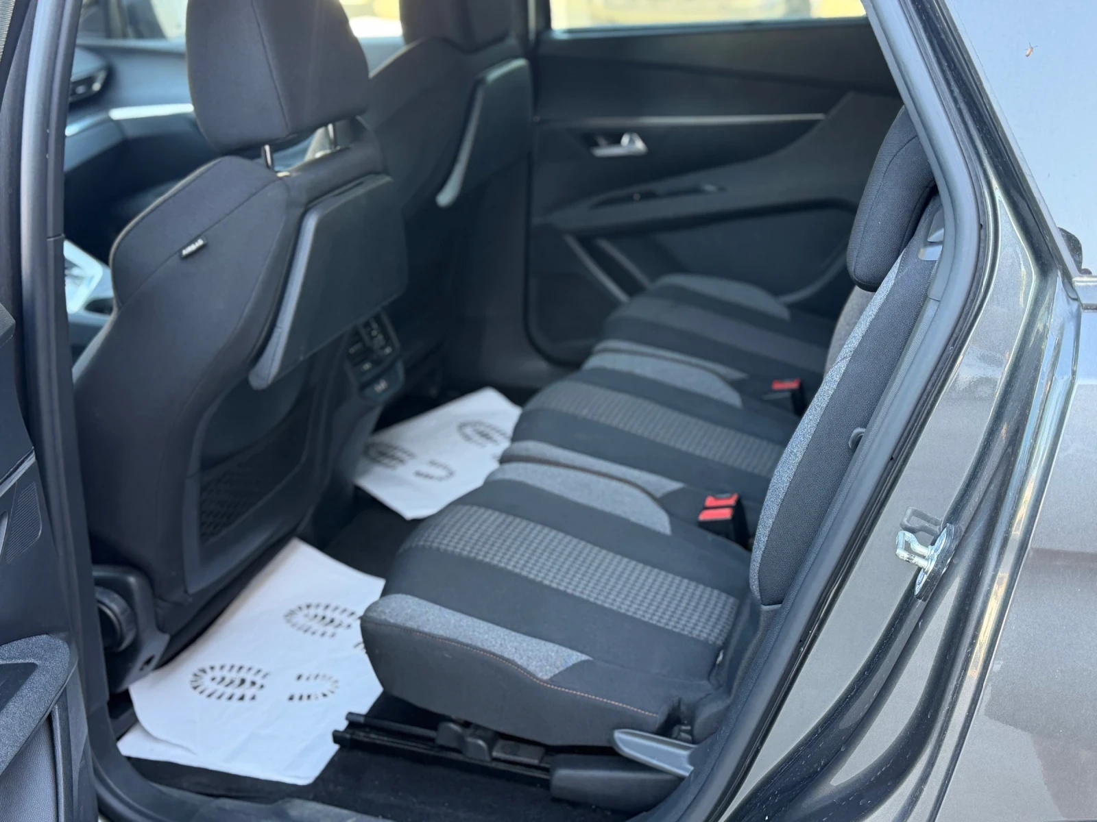 Peugeot 5008 1.2 Turbo ЛИЗИНГ, снимка 7 - Автомобили и джипове - 54707010