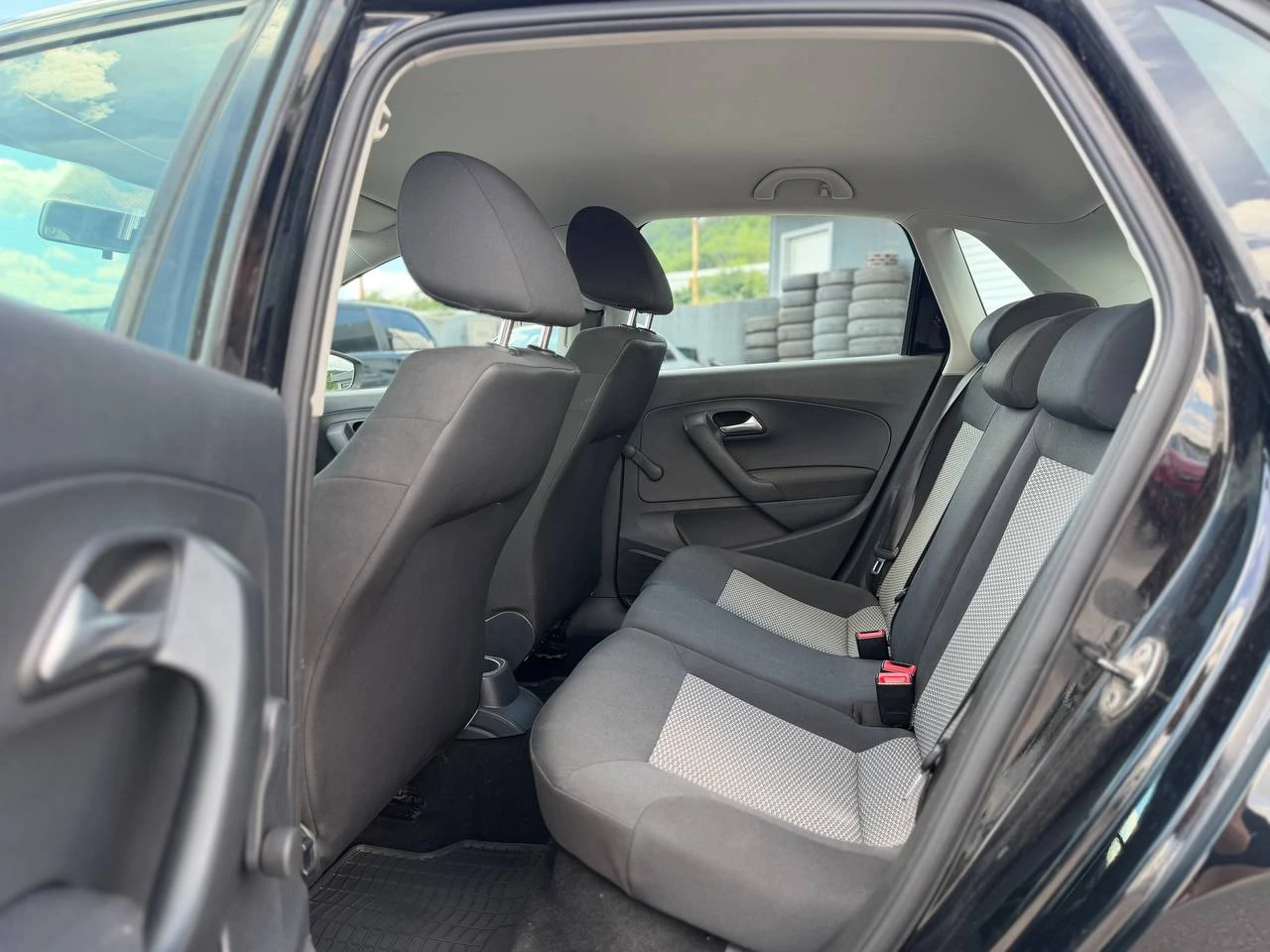 VW Polo 1.2i , снимка 11 - Автомобили и джипове - 54715739